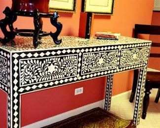 Black & White Inlay table