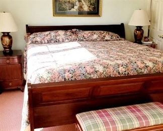 King, sleigh bed, bed bench, 