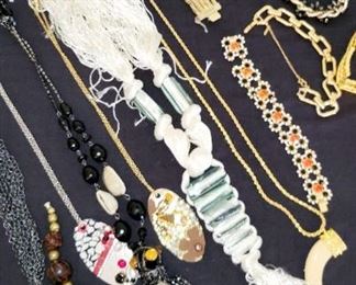 Women's costume Jewelry