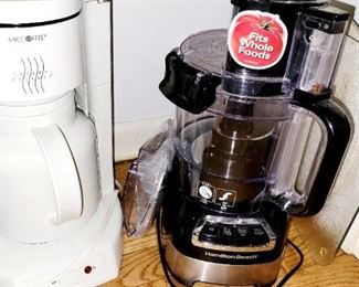 Coffee pot, food processor 