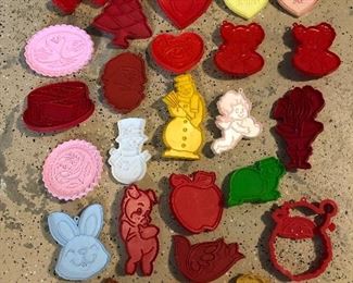 Vintage Plastic Cookie Cutters Misc and Hallmark. Thanksgiving, Christmas, Easter. Valentines, etc Lot of 29 pieces for $3.00