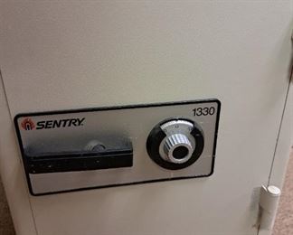 Sentry floor safe w/ combination