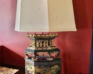 Chinoiserie table lamp