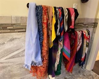 LADIES SCARVES