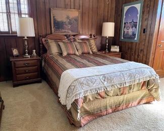QUEEN SIZE BED AND NIGHT STANDS