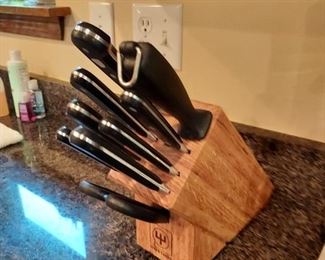 Knife set with block