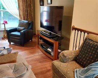 Flat screen tv
Dimensions: