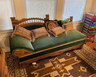 Victorian Chaise Fainting Sofa