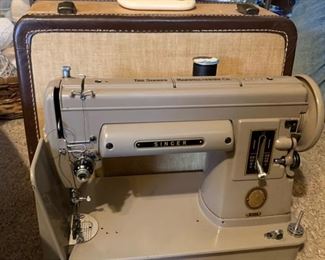 301A Singer Sewing Machine