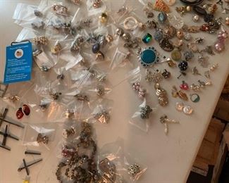 Jewelry
Antique, Rhinestone, Costume