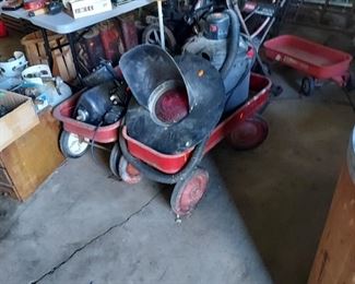 Railroad crossing light
Wagons