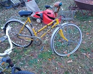 Koko antique bicycle eith generator