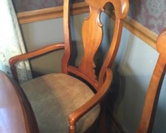 Dining room captain chair