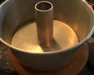 Cake pan 