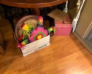 Decor - lots of decorations for all seasons