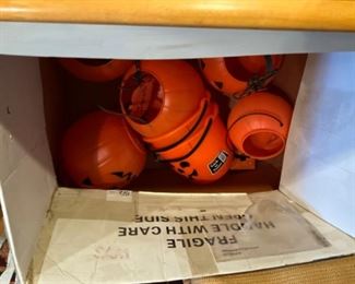 Pumpkins in various sizes