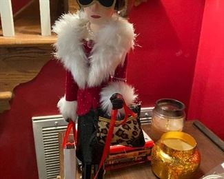 Lovely lady & other decor 