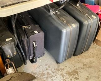 Garage - suitcases