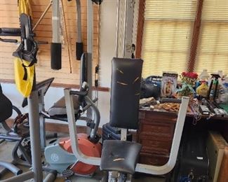 Garage - gym equipment