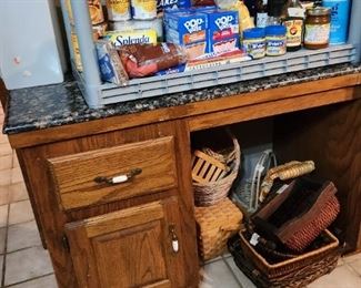 Kitchen - food & baskets