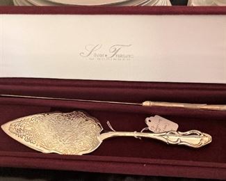 Stainless knife and server (in the original box)