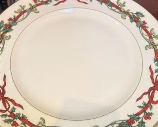 Royal Worchester "Holly Ribbons" fine bone china from England