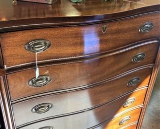 6-drawer coordinating chest of drawers