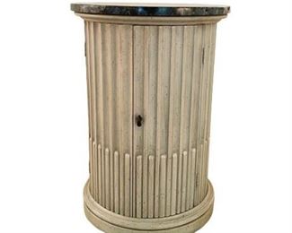 Lot 007
Italian Black Marble Top Fluted Side Table