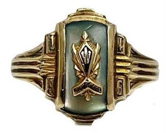 Lot 402
10k Yellow Gold 1946 Class Ring
