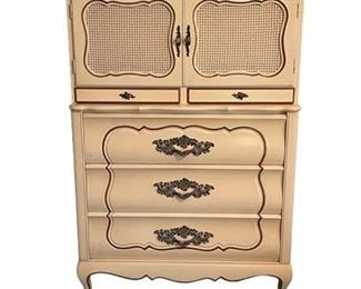 Lot 039
Vintage Ecker Shane Chest of Drawers