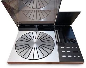Lot 229
Bang & Olufsen Beogram 8000 Turntable 5613