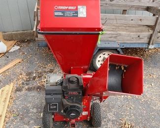 Chipper/shredder works