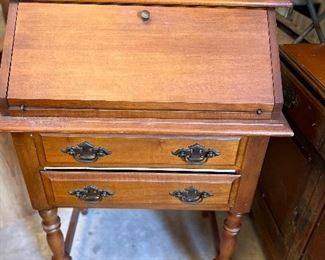 drop leaf desk
