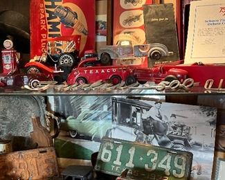 old license plates, model car collection, photos