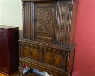 China cabinet 