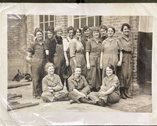 1918 Women working at the Navy Yard photos-very cool