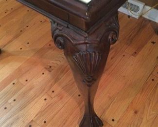 DETAIL OF GAME TABLE LEGS