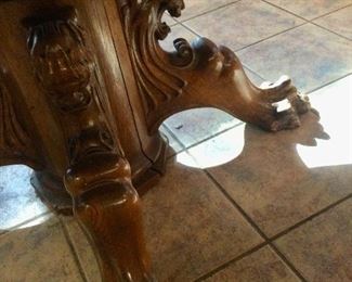 BASE OF TIGER OAK BREAKFAST TABLE WITH CLAW FEET & ANIMAL HEADS