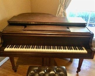 BABY GRAND PIANO