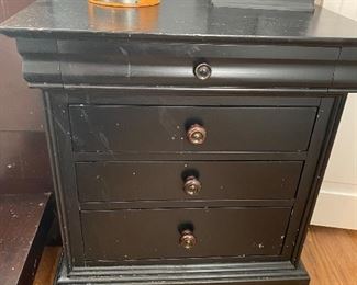 BLACK NIGHT STAND