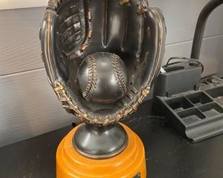 UNIQUE BASWBALL LAMP