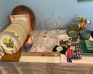 SOME OF THE DECOR, SET of Boehme Rose Plates