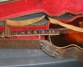 GIBSON L4 IN CASE