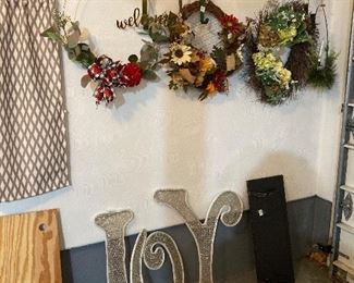 More seasonal wreaths and decor