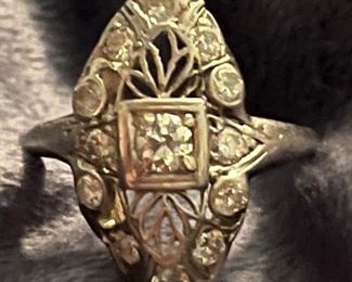 Large platinum and diamond Edwardian ring with white white diamonds