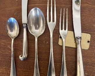 Steiff Williamsburg Queen Anne Sterling Flatware…service 14
Circa 1910