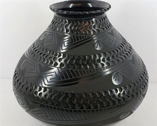 Mata Ortiz Potttery Carved Black Pot Doya Quezada
