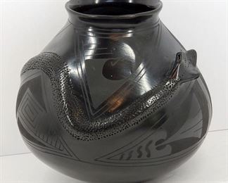 Mata Ortiz Black Pot Applied Snake Olivia Quezada