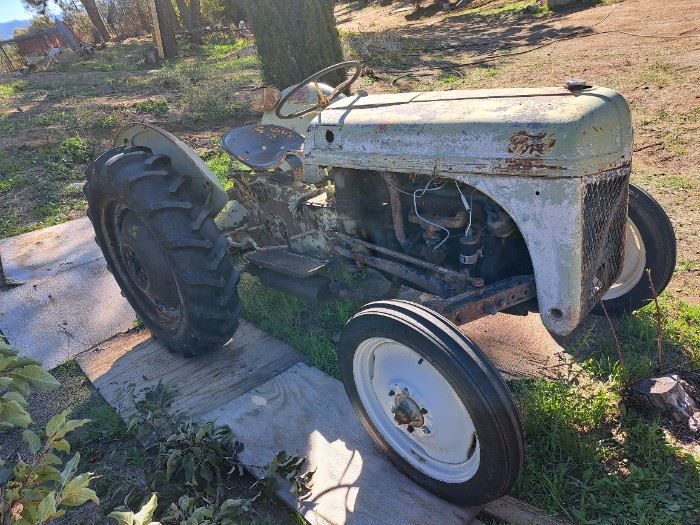 $ 300
Have key, turns over, Ford Tractor 