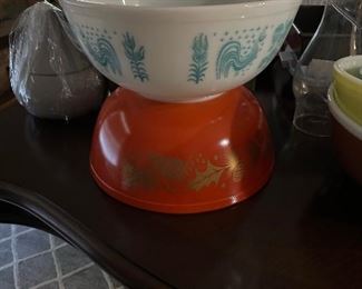 pyrex golden leaf bowl